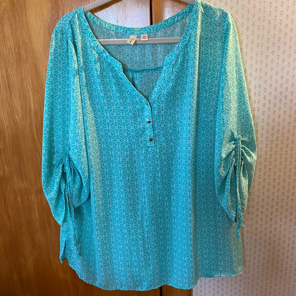 Quarter sleeve turquoise blouse